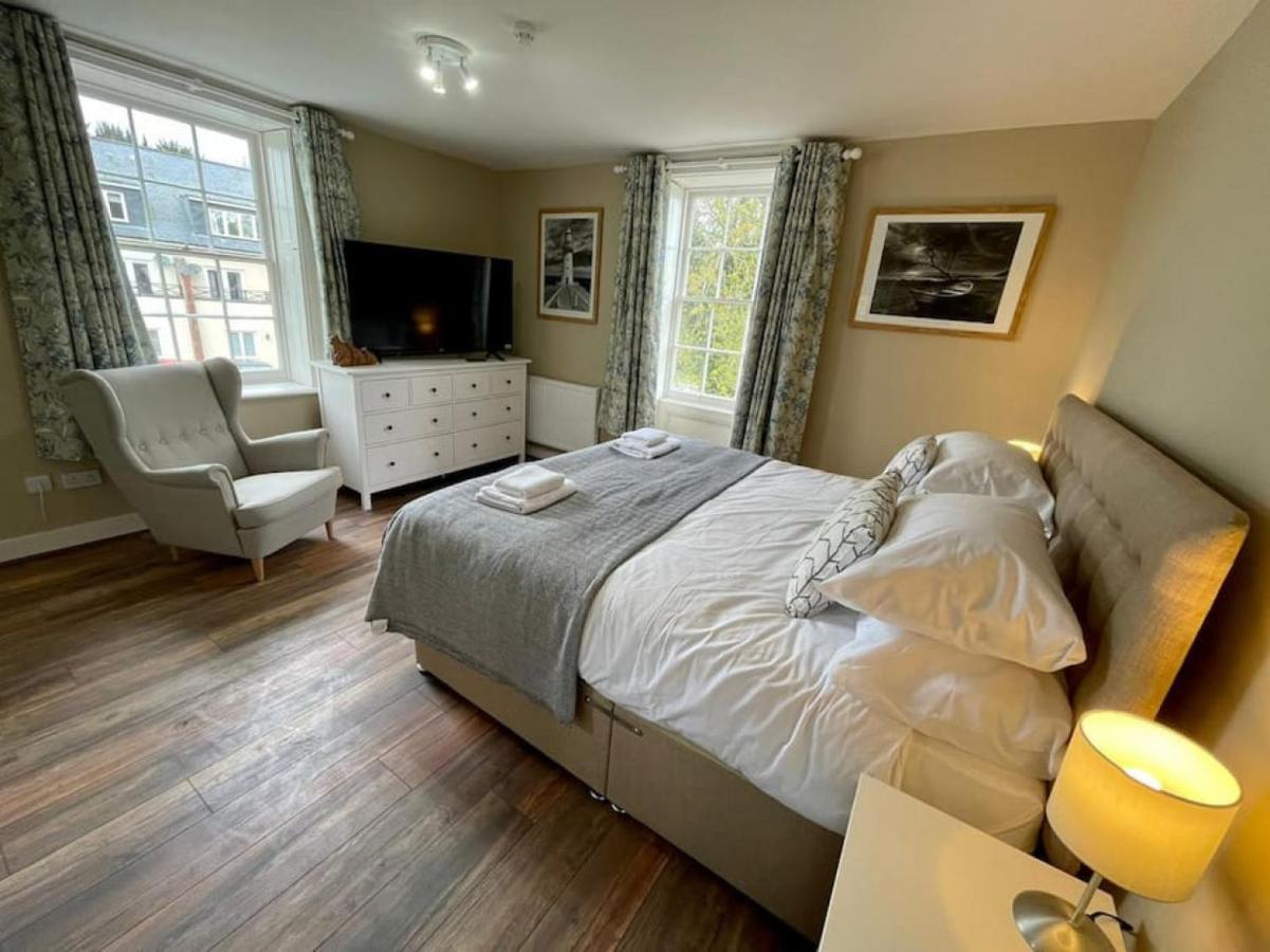Lydney House Swaffham Sleeps 22 Villa Exterior photo