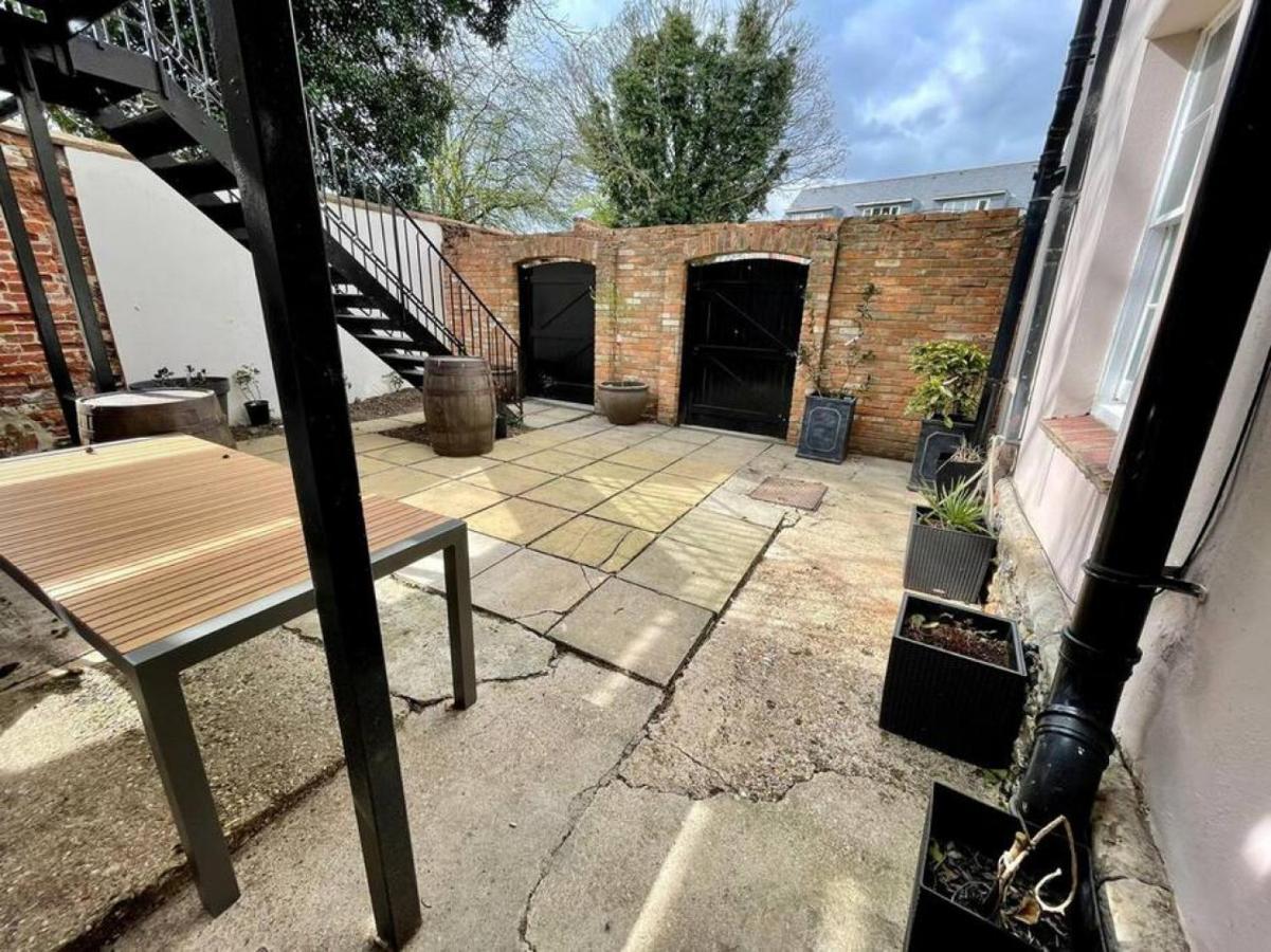 Lydney House Swaffham Sleeps 22 Villa Exterior photo
