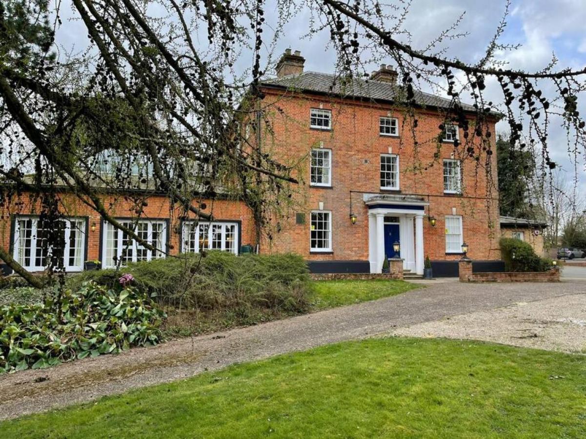 Lydney House Swaffham Sleeps 22 Villa Exterior photo